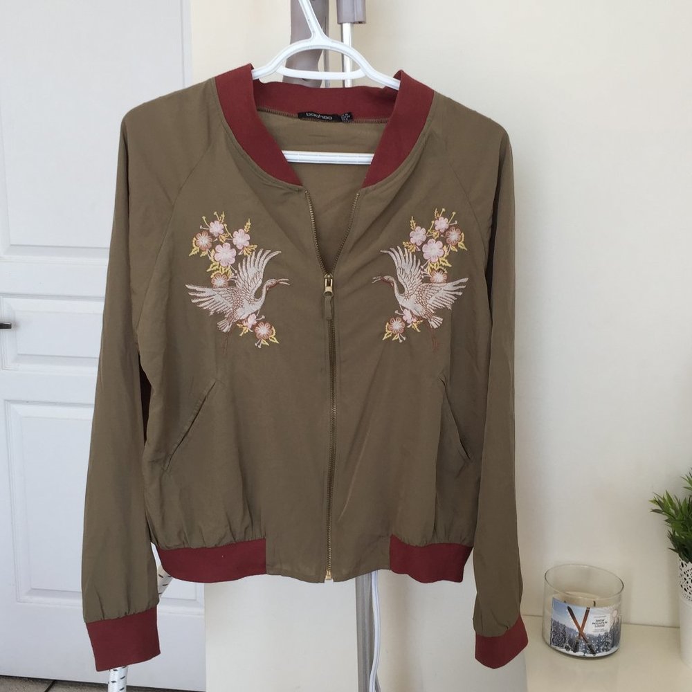 NWOT Boohoo Olive Light Jacket